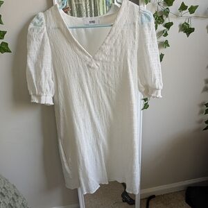 BB Dakota White Textured V-Neck Dress